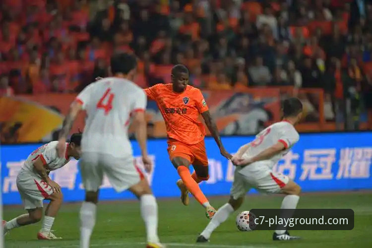中超焦点战深度评测：青岛海牛3-1终结13年魔咒，C7娱乐平台赛事复盘体验